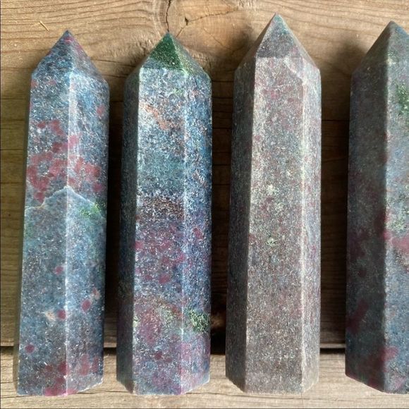 Ruby Kyanite Towers - Picture 3 of 7